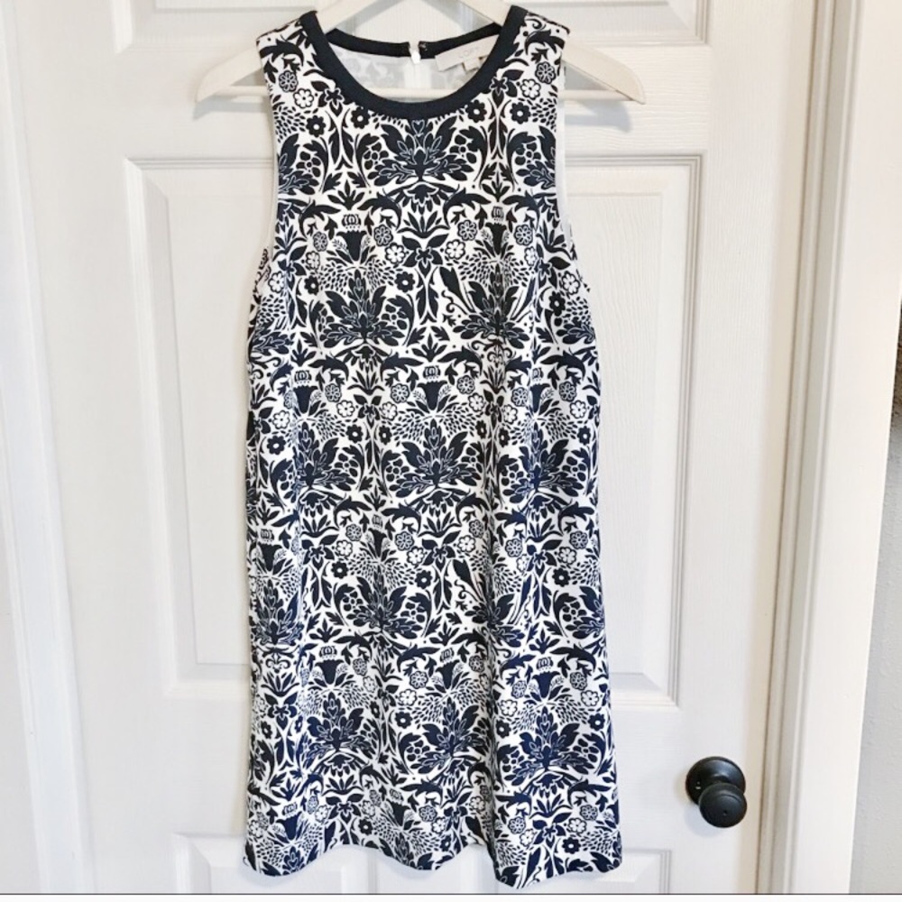 Ann Taylor LOFT Dress navy patterned size medium